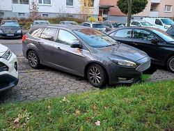 Grau Gebraucht 2015 Ford Focus Titanium Kombi | 5.200 €
