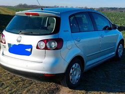 Silber Gebraucht 2006 VW Golf IV Kleinwagen | 2.200 €