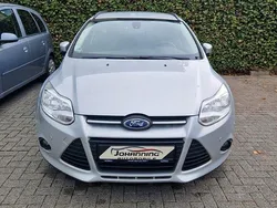 Silber Gebraucht 2014 Ford Focus Trend Kombi | 5.899 € (Fairer Preis)