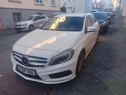 Weiß Gebraucht 2015 Mercedes 220 Limousine | 14.000 €