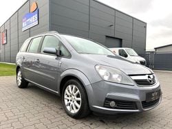 Grau Gebraucht 2005 Opel Zafira Edition Van / Kleinbus | 4.990 € (Teuer)