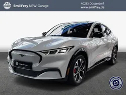 Space white metallic Gebraucht 2024 Ford Mustang Mach-E S SUV | 59.790 €