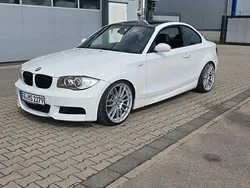 Weiß Gebraucht 2009 BMW 135 Coupé Performance Coupé | 14.000 €