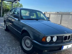 Grau Gebraucht 1988 BMW 525 Limousine | 22.444 €