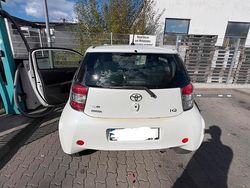 Weiß Gebraucht 2013 Toyota iQ Kleinwagen | 4.000 €