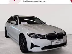 Alpinweiß Gebraucht 2020 BMW 330e Advantage Kombi | 23.590 € (Guter Preis)