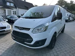 Weiß Gebraucht 2016 Ford Transit Custom Van / Kleinbus | 11.500 €