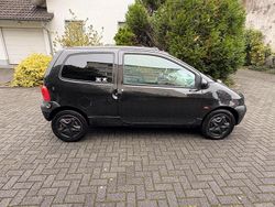 Schwarz Gebraucht 2004 Renault Twingo Kleinwagen | 650 €