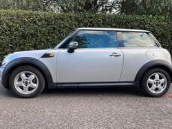 Silber Gebraucht 2010 Mini Cooper Kleinwagen | 5.700 € (Fairer Preis)