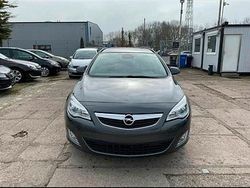 Grau Gebraucht 2012 Opel Astra Kombi | 5.500 € (Teuer)