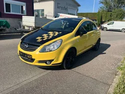 Gelb Gebraucht 2010 Opel Corsa Kleinwagen | 2.499 € (Fairer Preis)