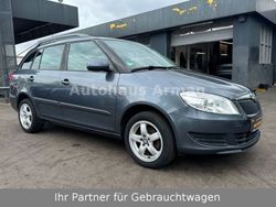 Grau Gebraucht 2011 Skoda Fabia Family Kleinwagen | 2.990 € (Fairer Preis)
