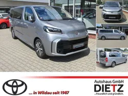 Bismutsilber Gebraucht 2024 Toyota Proace Verso Team Kombi | 45.490 € (Teuer)