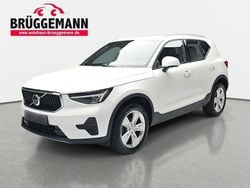 Crystal white metallic Gebraucht 2024 Volvo XC40 Core SUV | 32.890 € (Guter Preis)