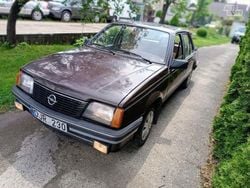 Braun Gebraucht 1984 Opel Ascona Limousine | 1.400 €