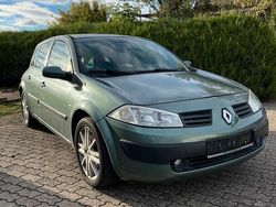 Grün Gebraucht 2005 Renault Mégane II Limousine | 1.990 € (Fairer Preis)