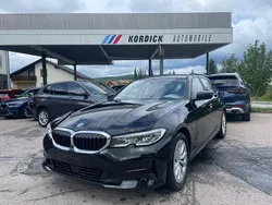 Schwarz Gebraucht 2022 BMW 330e Sport Line Kombi | 30.900 € (Guter Preis)