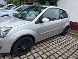 Silber Gebraucht 2007 Ford Fiesta Fun X Kleinwagen | 1.200 € (Guter Preis)