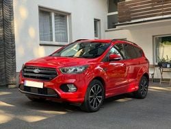 Rot Gebraucht 2019 Ford Kuga ST-Line SUV | 19.600 € (Fairer Preis)