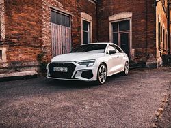 Weiß Gebraucht 2020 Audi A3 S-Line Limousine | 30.000 €