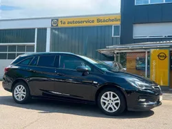 Onyx schwarz Gebraucht 2017 Opel Astra Active Kombi | 13.280 € (Etwas zu teuer)