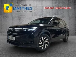 Schwarz metallic Neu 2025 VW Tiguan Life SUV | 36.490 € (Superpreis)