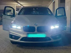 Silber Gebraucht 2015 BMW 218 Active Tourer Van / Kleinbus | 9.499 € (Etwas zu teuer)
