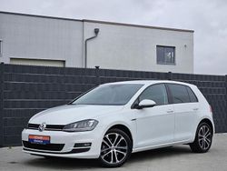Weiß Gebraucht 2015 VW Golf VII LOUNGE Limousine | 11.400 € (Fairer Preis)