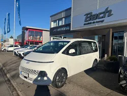 Creamy white Gebraucht 2024 Hyundai Staria Trend Van | 46.990 €