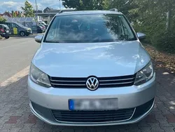 Grau Gebraucht 2010 VW Touran Van / Kleinbus | 5.600 € (Fairer Preis)