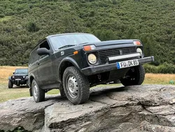 Grün Gebraucht 2010 Lada niva SUV | 5.000 € (Fairer Preis)
