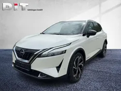 Pearl white / dach schwarz Gebraucht 2023 Nissan Qashqai 360º SUV | 30.990 € (Fairer Preis)