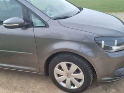 Grau Gebraucht 2011 VW Touran Van / Kleinbus | 7.900 € (Fairer Preis)