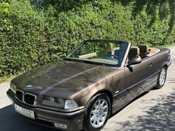 Braun Gebraucht 1997 BMW 320 Cabriolet Sport Line Cabrio | 15.499 €