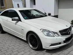 Weiß Gebraucht 2012 Mercedes E200 Coupé | 11.499 € (Guter Preis)