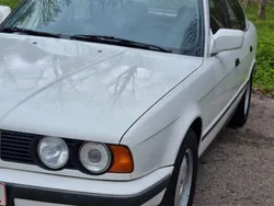 Weiß Gebraucht 1988 BMW 520 Limousine | 5.300 €