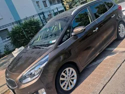 Braun Gebraucht 2016 Kia Carens Van / Kleinbus | 10.600 € (Fairer Preis)