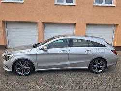 Silber Gebraucht 2017 Mercedes CLA200 Shooting Brake Urban Kombi | 17.000 € (Fairer Preis)