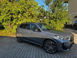 Grau Gebraucht 2023 BMW iX1 SUV | 39.500 € (Teuer)