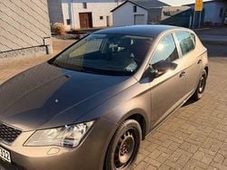 Grau Gebraucht 2015 Seat Leon Style Limousine | 7.599 € (Superpreis)