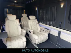 Obisidianschwarz Gebraucht 2024 Mercedes Sprinter Business Van | 198.880 €