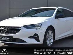 Jade weiss/arktis weiss Gebraucht 2022 Opel Insignia Business Kombi | 18.900 € (Fairer Preis)