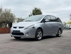 Silber Gebraucht 2005 Mitsubishi Grandis Intense Van / Kleinbus | 2.490 € (Etwas zu teuer)