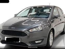 Grau Gebraucht 2017 Ford Focus Cool & Connect Limousine | 12.999 € (Fairer Preis)