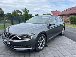Grau Gebraucht 2015 VW Passat Kombi | 10.500 € (Superpreis)