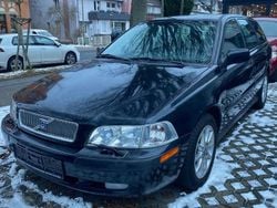 Schwarz Gebraucht 2001 Volvo V40 Comfort Kombi | 3.990 € (Teuer)