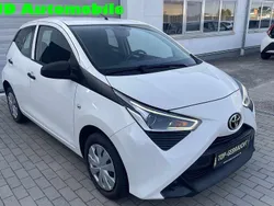 Weiß Gebraucht 2021 Toyota Aygo Kleinwagen | 7.950 € (Fairer Preis)