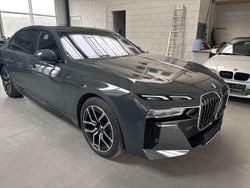 Grau (dravitgrau) Gebraucht 2024 BMW i7 M Sport Limousine | 119.700 € (Fairer Preis)