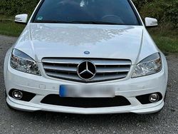 Weiß Gebraucht 2010 Mercedes C200 AMG line Limousine | 7.999 € (Etwas zu teuer)