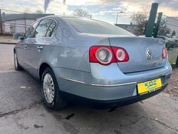 Arcticbluesilver Gebraucht 2005 VW Passat Comfortline Limousine | 4.900 € (Fairer Preis)